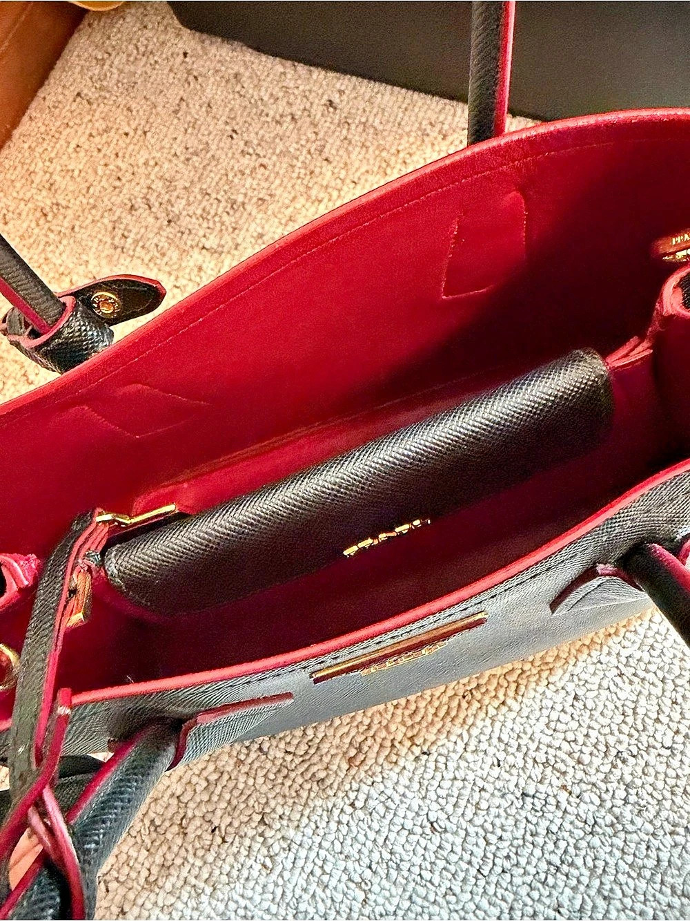 Prada Saffiano Double Bag Tote Black & Red - Picture 4 of 8